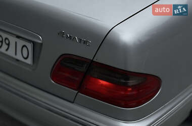 Седан Mercedes-Benz E-Class 1999 в 