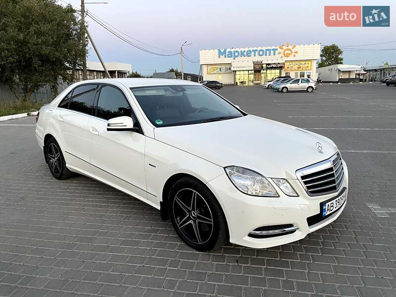 Седан Mercedes-Benz E-Class 2011 в Шишаки