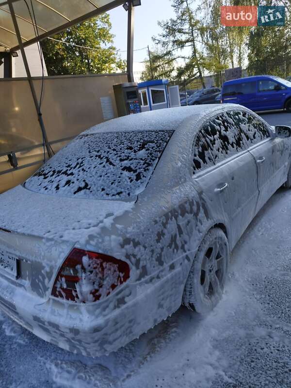 Седан Mercedes-Benz E-Class 2002 в Черновцах
