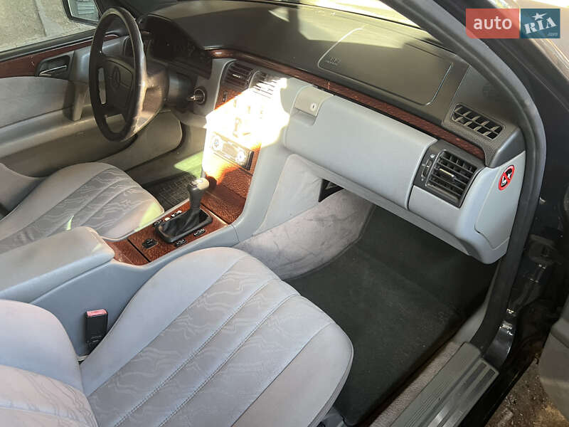 Седан Mercedes-Benz E-Class 1996 в Измаиле