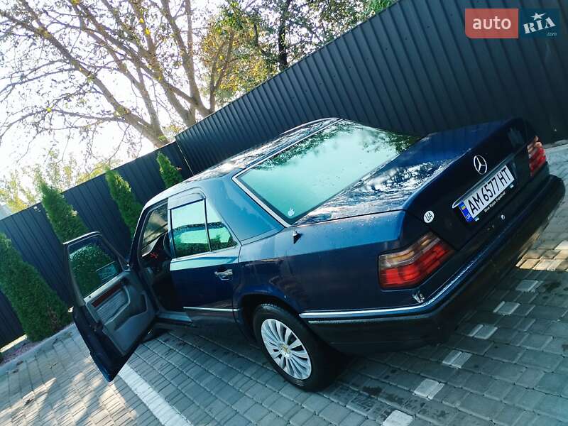 Седан Mercedes-Benz E-Class 1995 в Звягелі