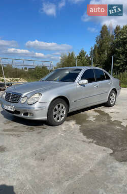 Седан Mercedes-Benz E-Class 2002 в 