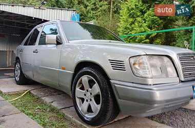 Седан Mercedes-Benz E-Class 1995 в 