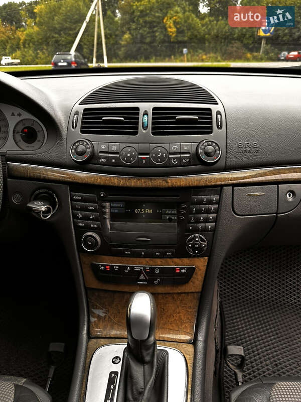 Седан Mercedes-Benz E-Class 2003 в Дубно фото 34 Седан Mercedes-Benz E-Class 2003 в Дубно