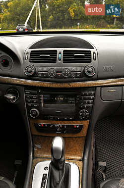 Седан Mercedes-Benz E-Class 2003 в 