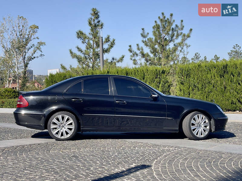 Седан Mercedes-Benz E-Class 2003 в Днепре