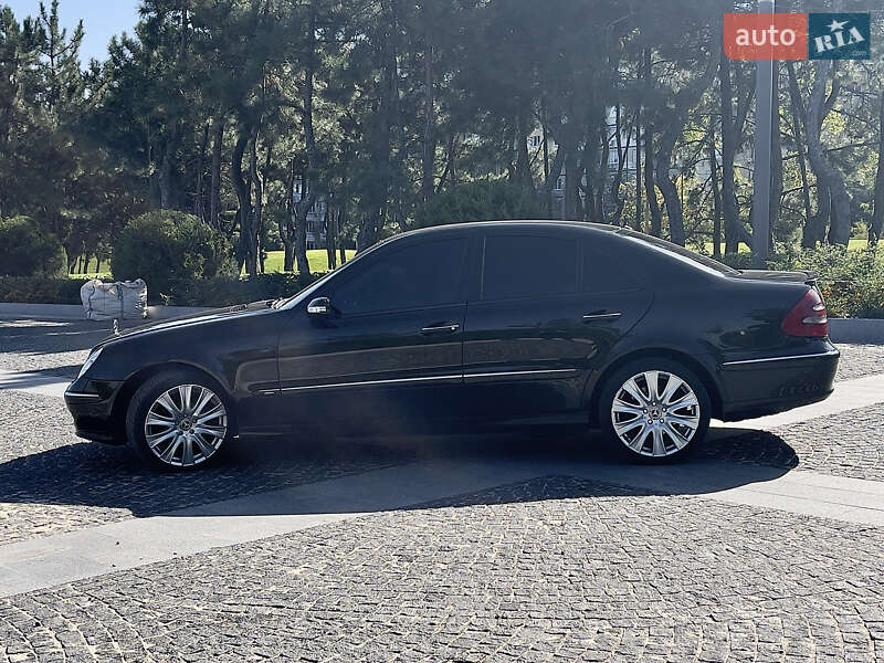 Седан Mercedes-Benz E-Class 2003 в Днепре