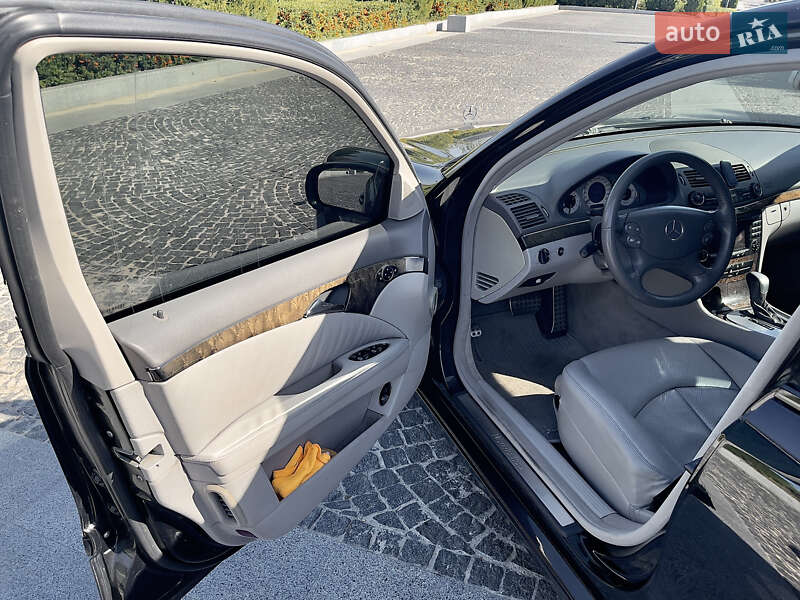 Седан Mercedes-Benz E-Class 2003 в Днепре