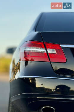 Седан Mercedes-Benz E-Class 2011 в 