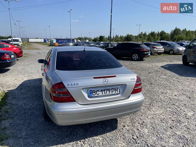 Седан Mercedes-Benz E-Class 2002 в Львове