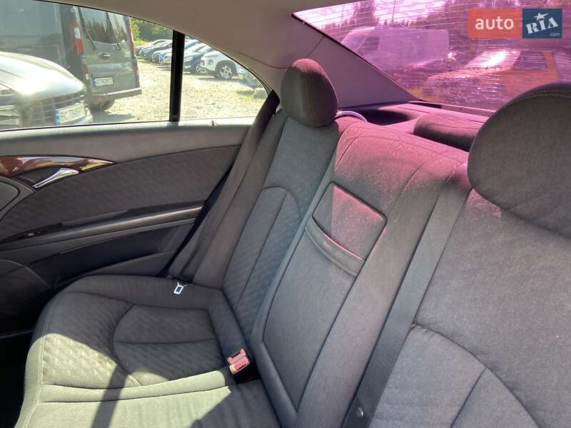 Седан Mercedes-Benz E-Class 2002 в Львове