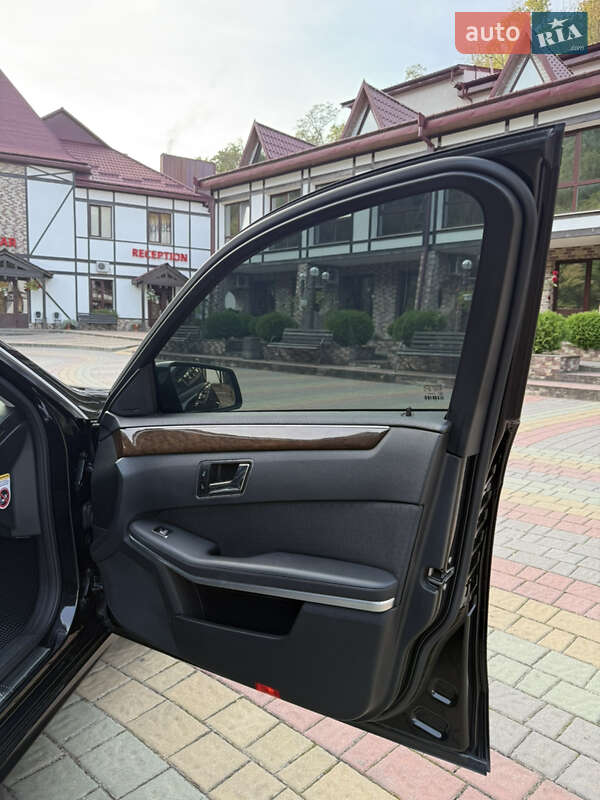 Седан Mercedes-Benz E-Class 2010 в Чернівцях фото 26 Седан Mercedes-Benz E-Class 2010 в Чернівцях