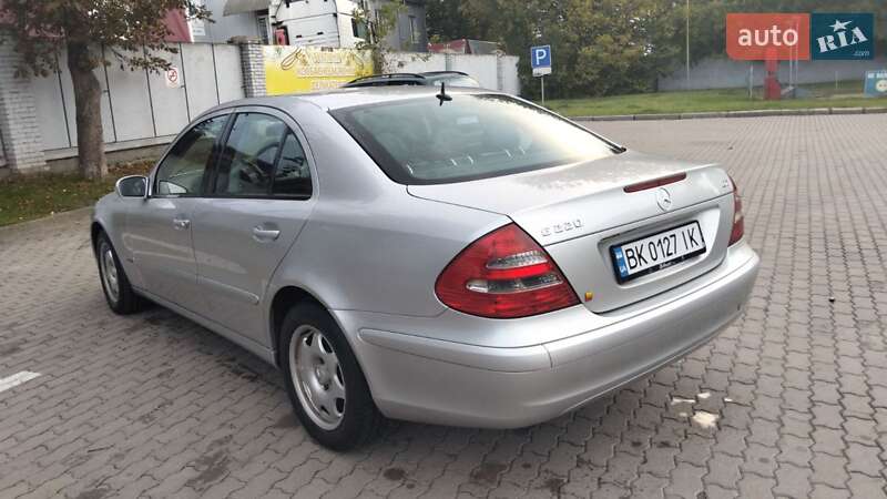 Mercedes-Benz E-Class 2005