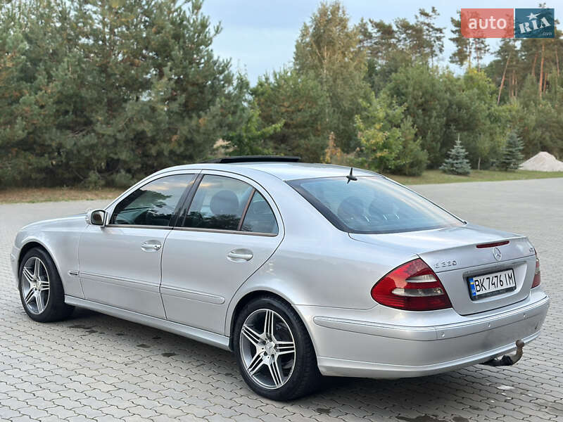 Седан Mercedes-Benz E-Class 2003 в Костополе