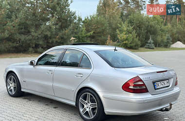 Седан Mercedes-Benz E-Class 2003 в 
