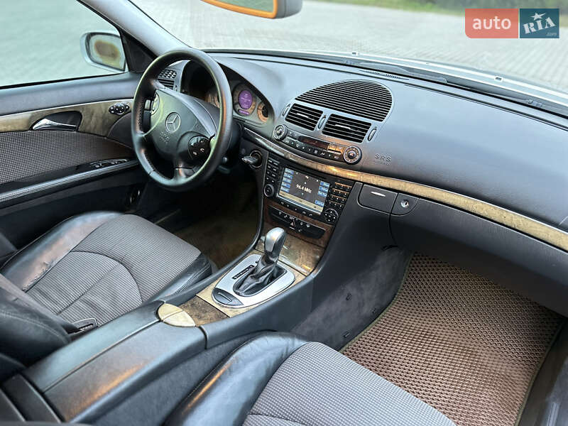 Седан Mercedes-Benz E-Class 2003 в Костополе