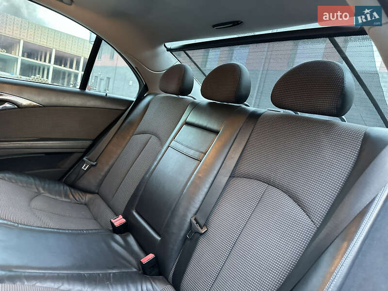 Седан Mercedes-Benz E-Class 2003 в Костополе