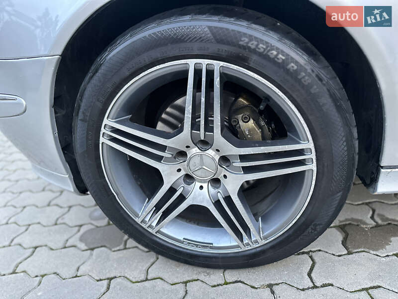 Седан Mercedes-Benz E-Class 2003 в Костополе