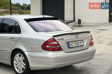 Седан Mercedes-Benz E-Class 2002 в  фото 10 Седан Mercedes-Benz E-Class 2002 в