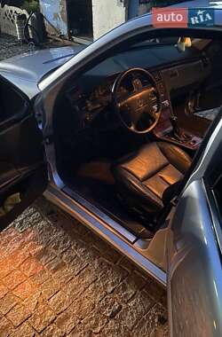 Седан Mercedes-Benz E-Class 2001 в 
