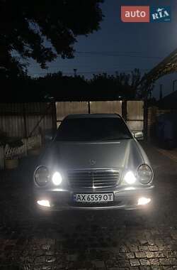 Седан Mercedes-Benz E-Class 2001 в 