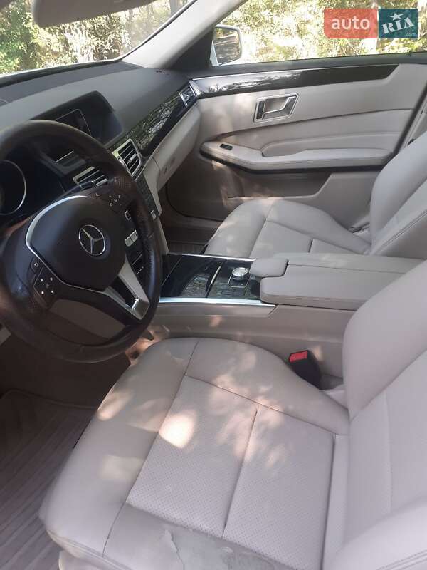 Седан Mercedes-Benz E-Class 2013 в Кривому Розі