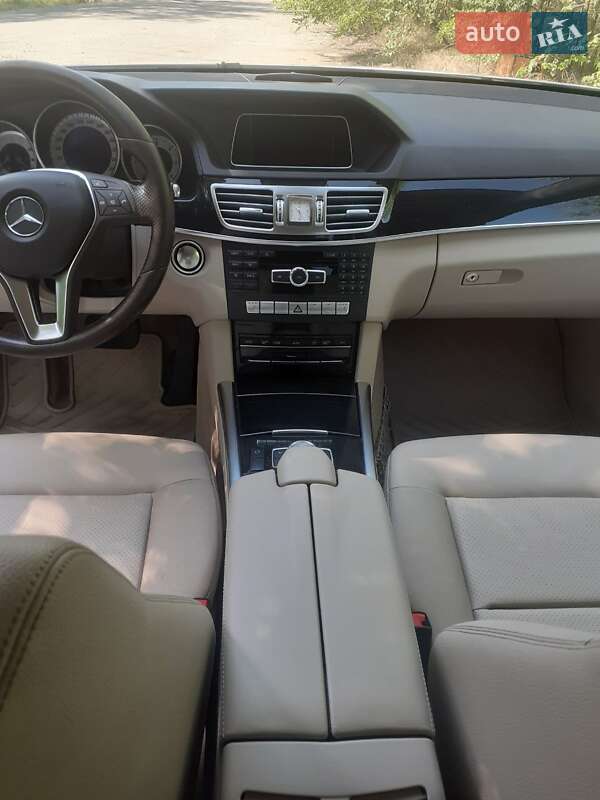 Седан Mercedes-Benz E-Class 2013 в Кривому Розі