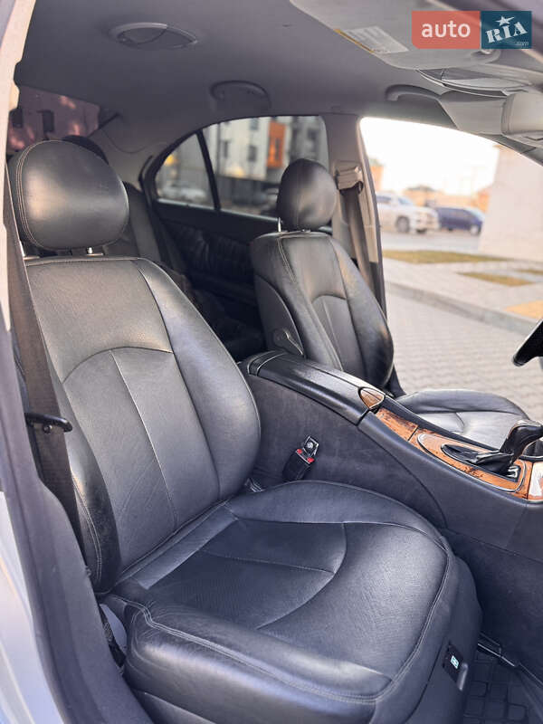 Седан Mercedes-Benz E-Class 2004 в Ивано-Франковске
