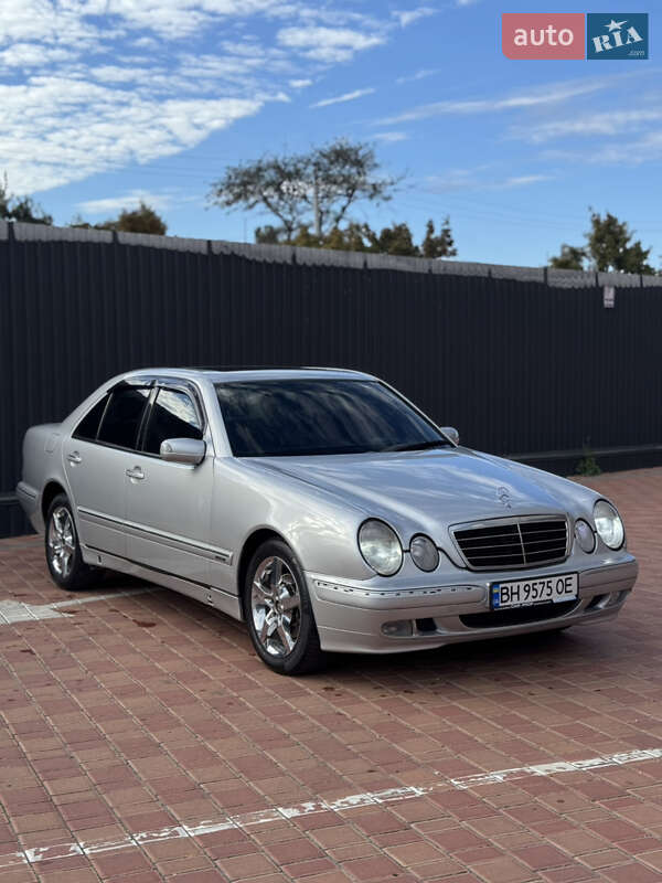 Седан Mercedes-Benz E-Class 2000 в Одессе
