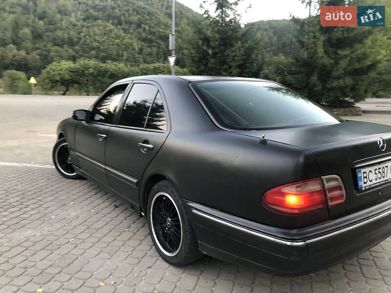 Седан Mercedes-Benz E-Class 2000 в Сколе