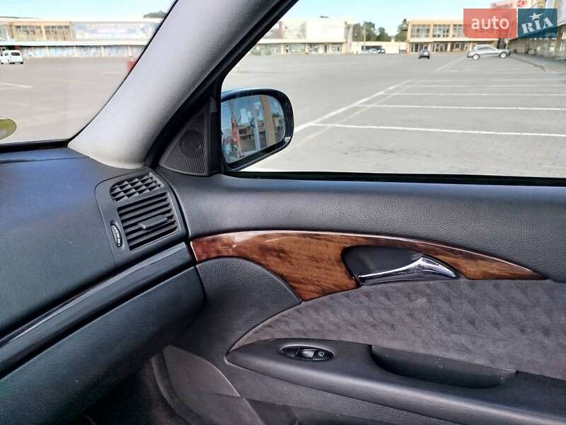 Седан Mercedes-Benz E-Class 2002 в Черновцах