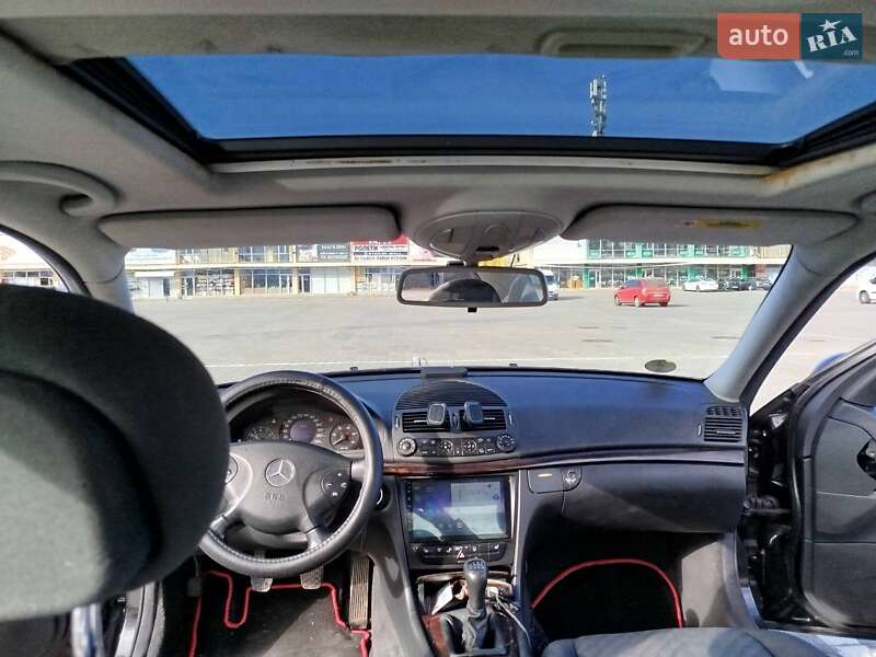 Седан Mercedes-Benz E-Class 2002 в Черновцах
