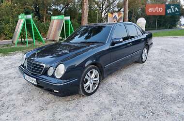 Седан Mercedes-Benz E-Class 2001 в 