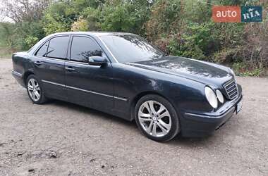 Седан Mercedes-Benz E-Class 2001 в 