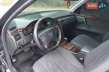Седан Mercedes-Benz E-Class 2001 в 