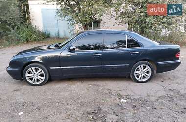 Седан Mercedes-Benz E-Class 2001 в 