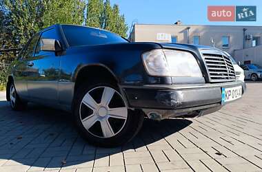 Седан Mercedes-Benz E-Class 1992 в 