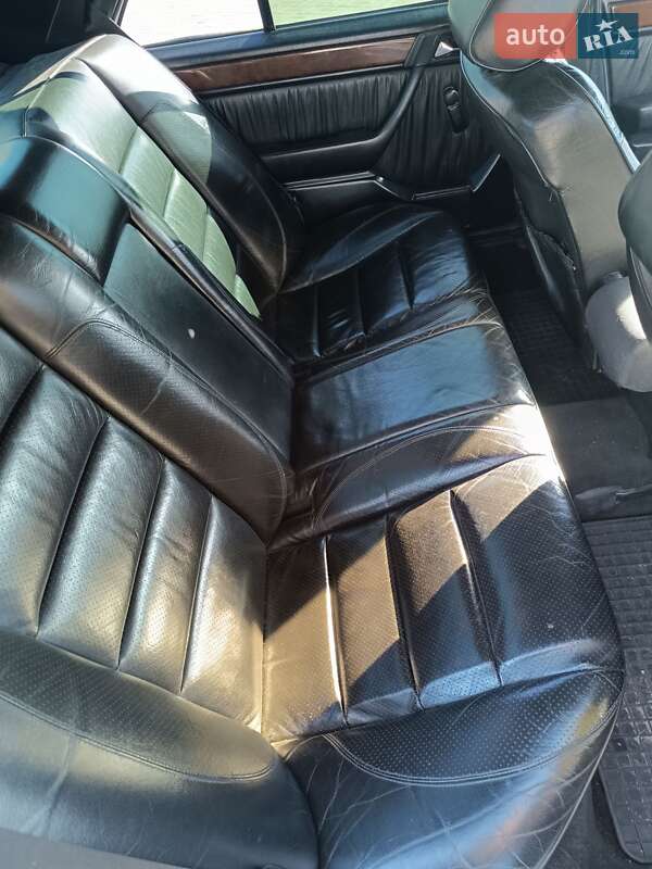 Седан Mercedes-Benz E-Class 1992 в Запоріжжі