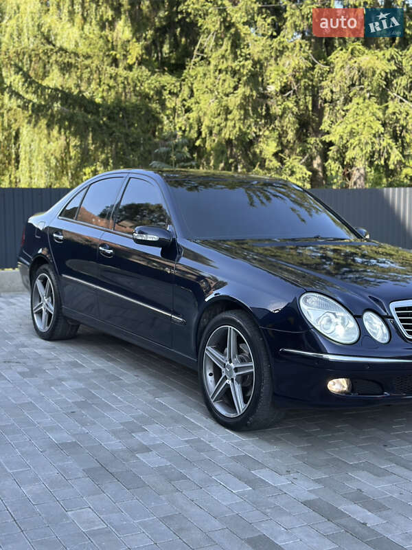 Седан Mercedes-Benz E-Class 2005 в Кременце