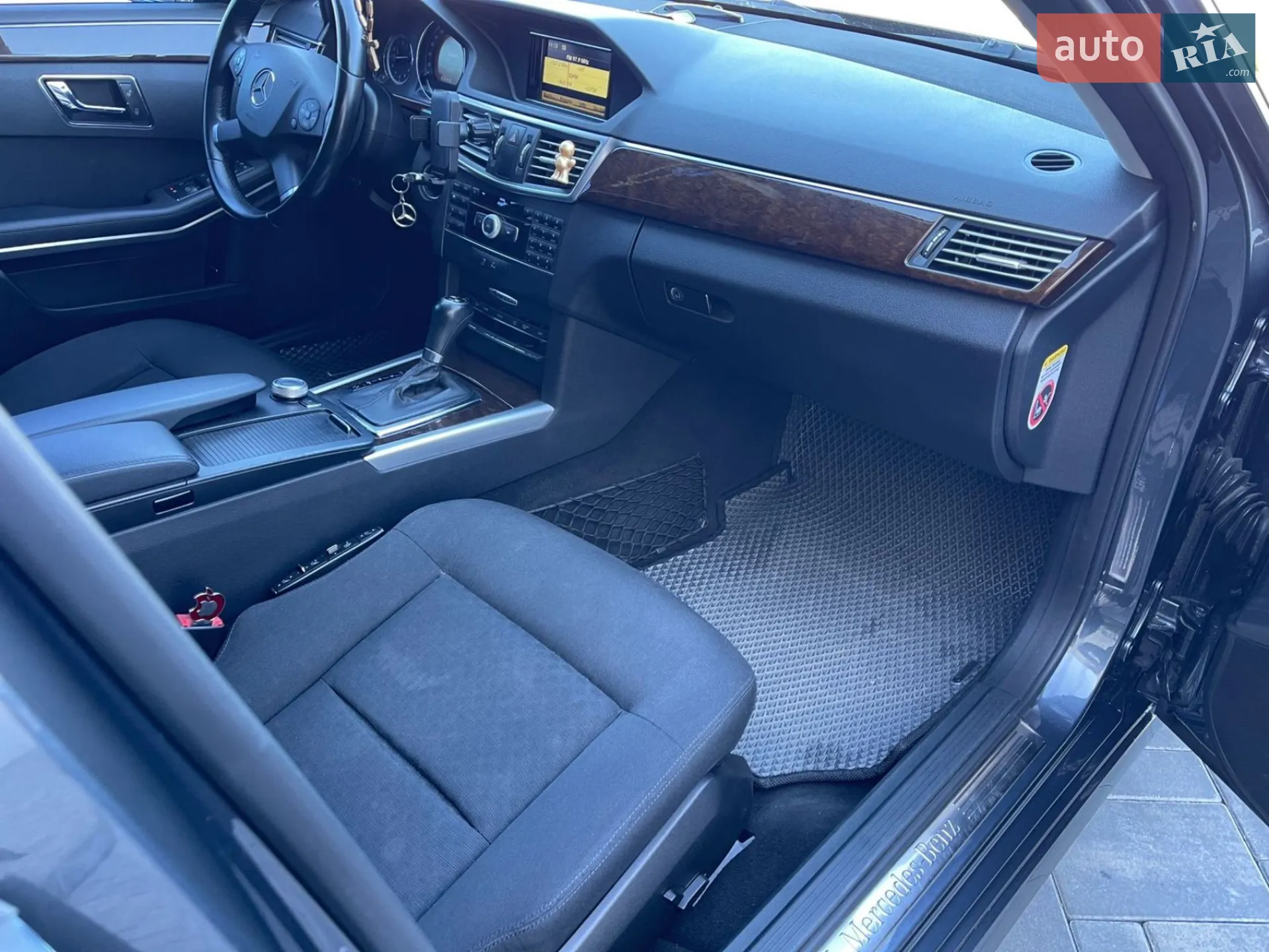 2011 Mercedes-Benz E-klasse - мініатюра 19