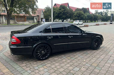 Седан Mercedes-Benz E-Class 2008 в 