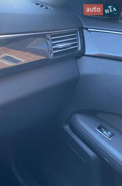 Седан Mercedes-Benz E-Class 2012 в 
