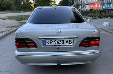 Седан Mercedes-Benz E-Class 2000 в 