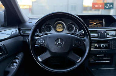 Седан Mercedes-Benz E-Class 2011 в 