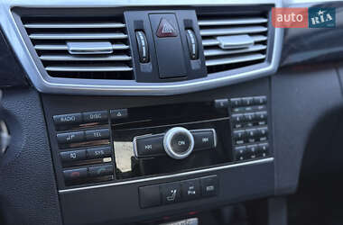 Седан Mercedes-Benz E-Class 2011 в 