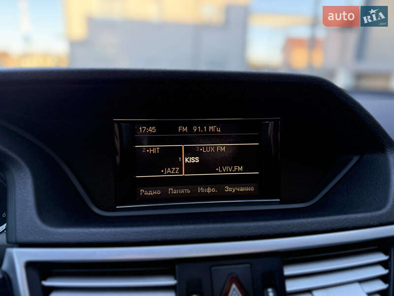 Седан Mercedes-Benz E-Class 2011 в Львове