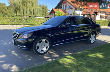 Седан Mercedes-Benz E-Class 2011 в 