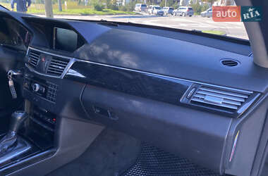 Седан Mercedes-Benz E-Class 2011 в 