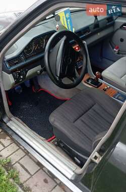 Седан Mercedes-Benz E-Class 1994 в 