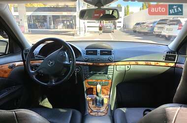 Седан Mercedes-Benz E-Class 2004 в 